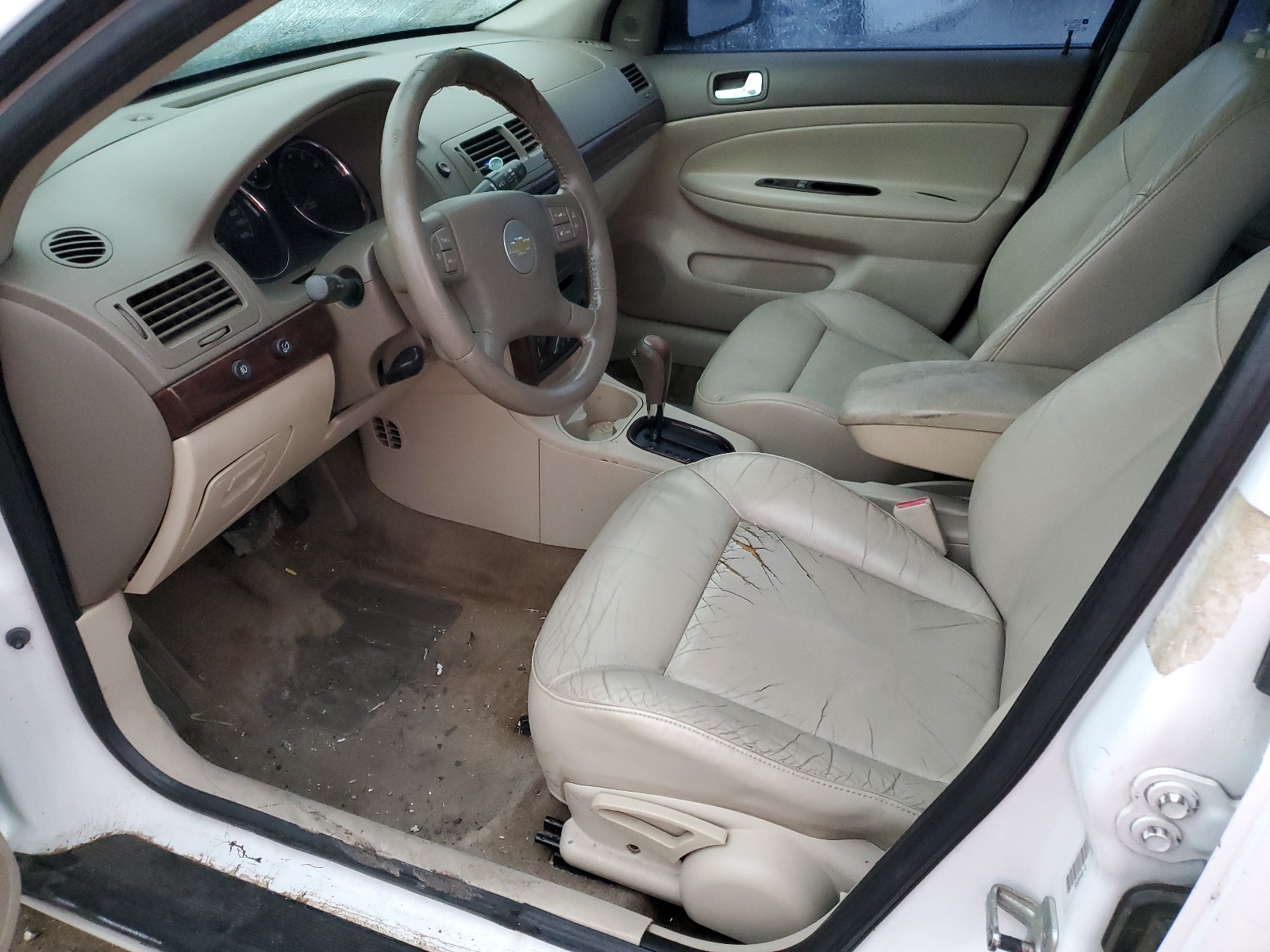 1G1AZ52FX57623688 2005 Chevrolet Cobalt Lt