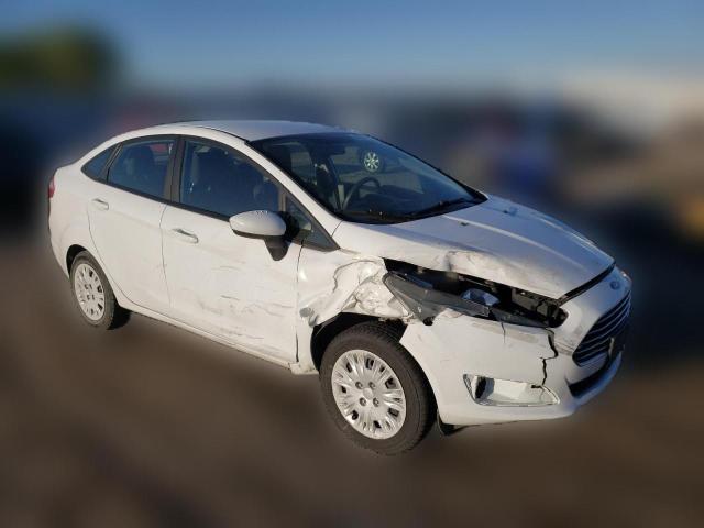  FORD FIESTA 2016 Белый