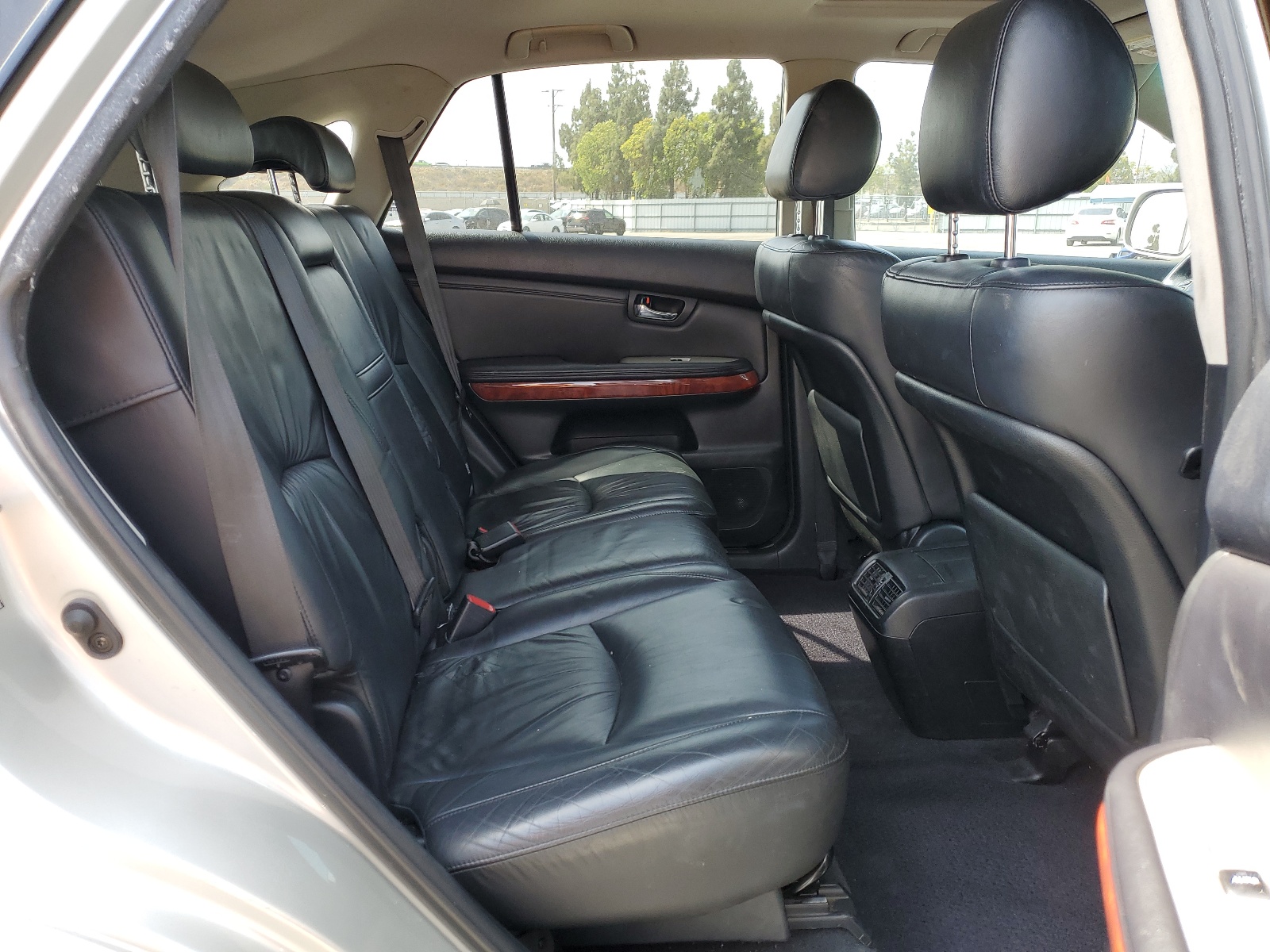 JTJGA31U640008427 2004 Lexus Rx 330