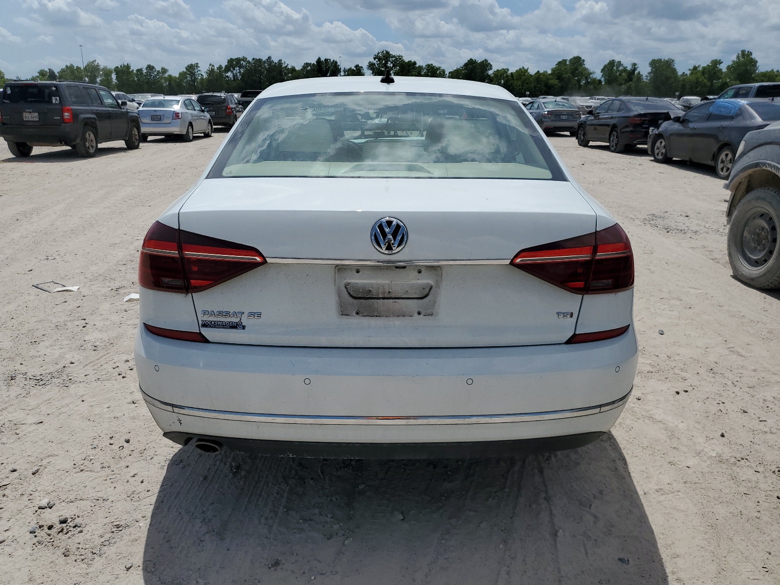1VWGT7A33HC050213 2017 Volkswagen Passat Se