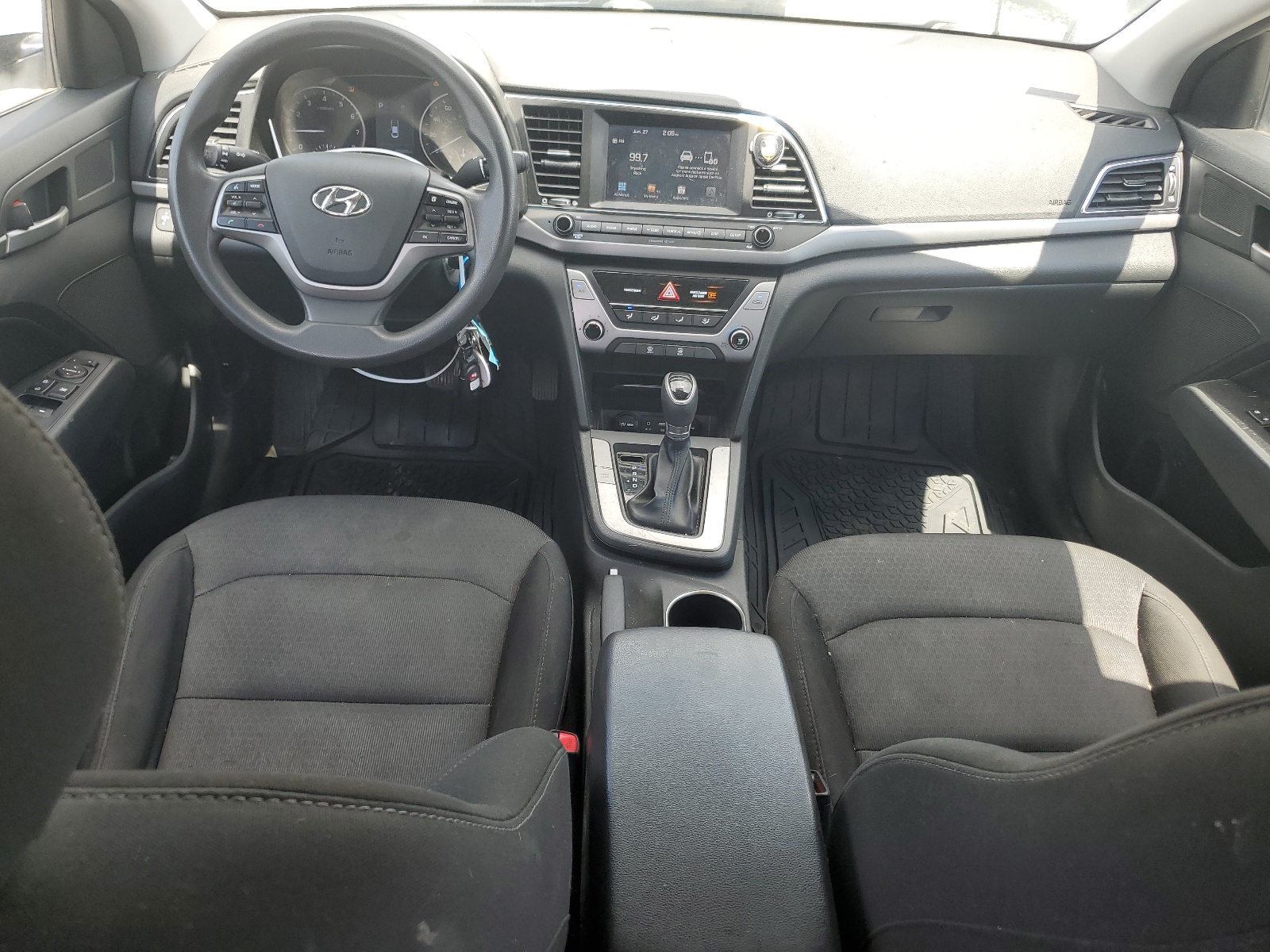 5NPD84LF1JH318098 2018 Hyundai Elantra Sel