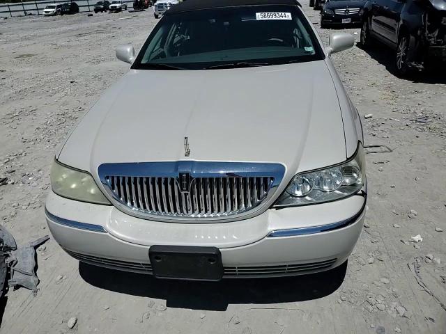 2007 Lincoln Town Car Signature VIN: 1LNHM81V07Y602372 Lot: 58699344