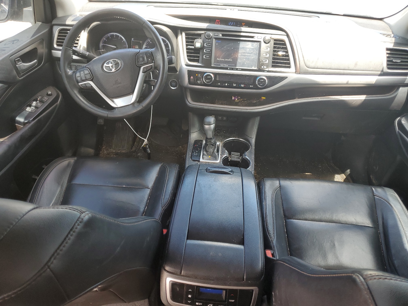 5TDKZRFH7JS548530 2018 Toyota Highlander Se