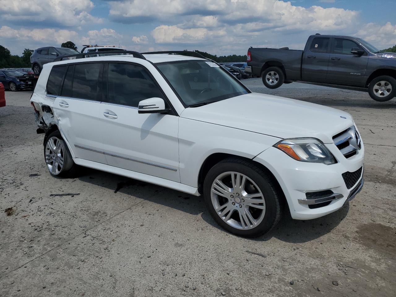 VIN WDCGG8JB2DG116512 2013 MERCEDES-BENZ GLK-CLASS no.4