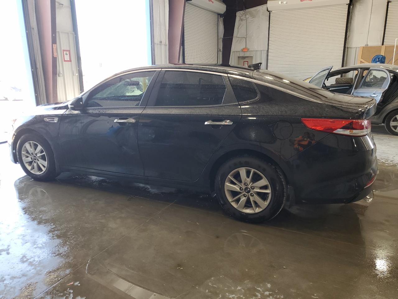 KNAGT4L34H5164690 2017 KIA OPTIMA - Image 2