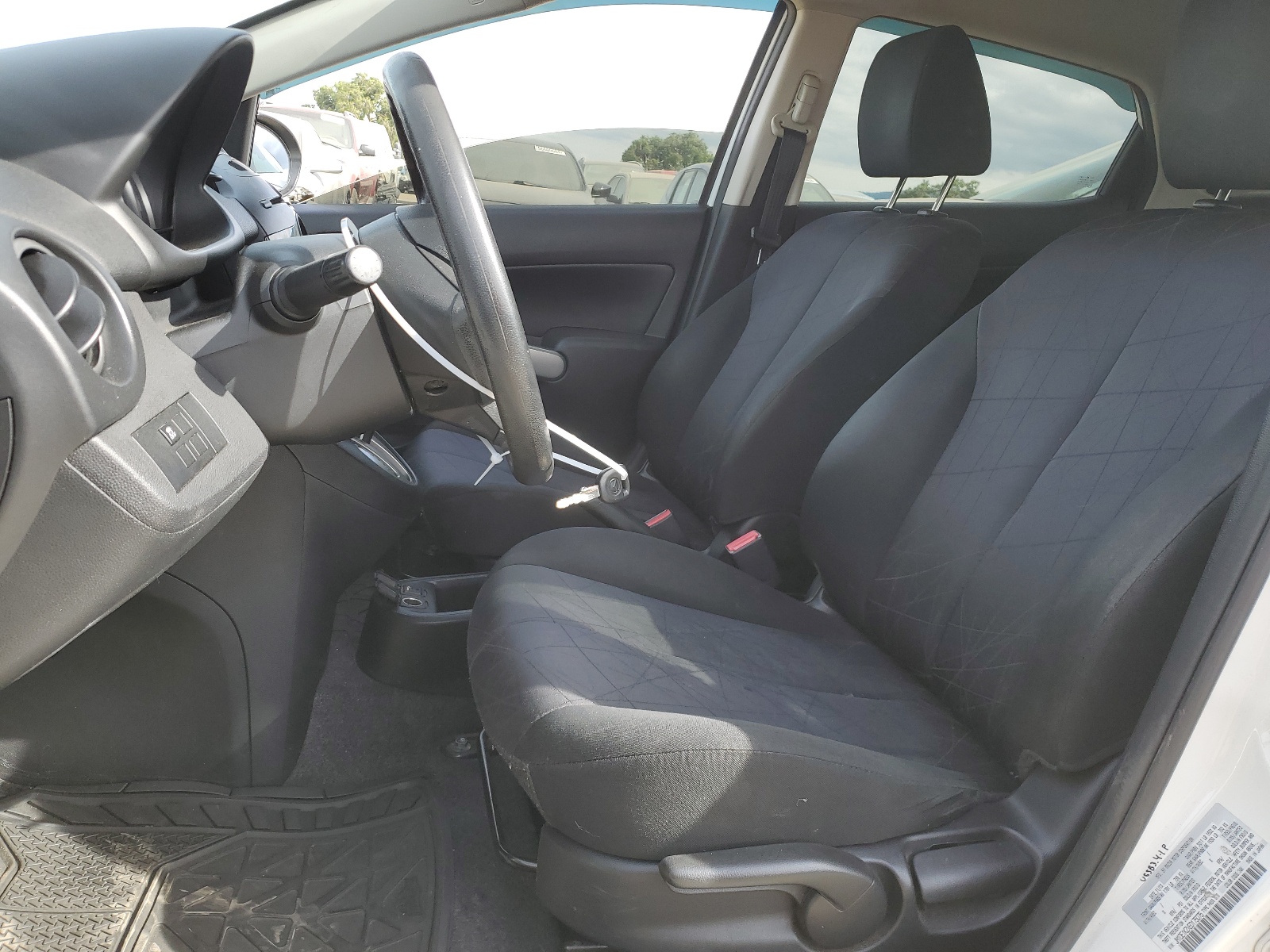 JM1DE1KZXE0175075 2014 Mazda Mazda2 Sport