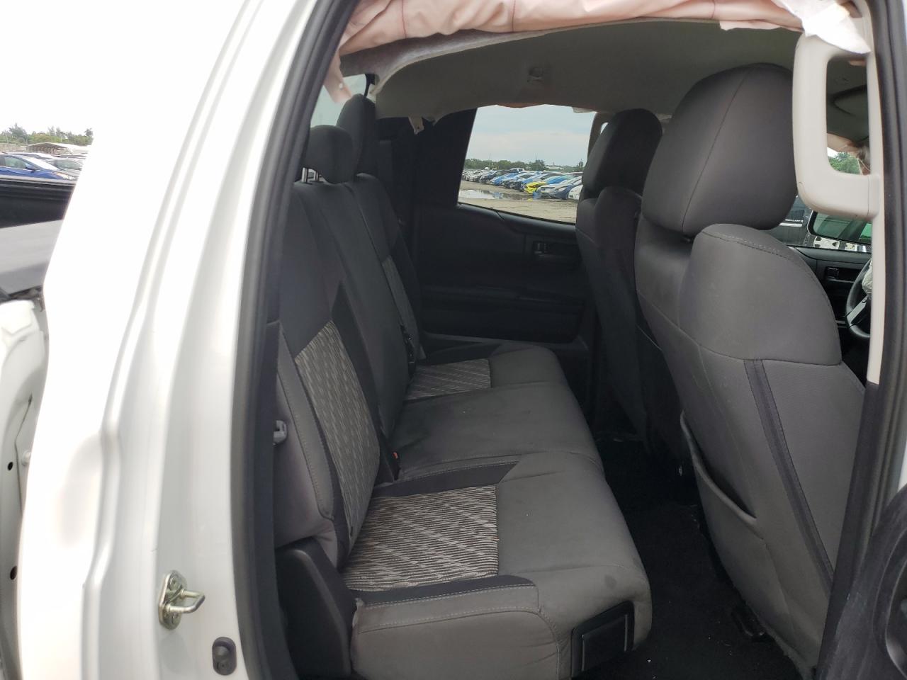 2020 Toyota Tundra - Image 11