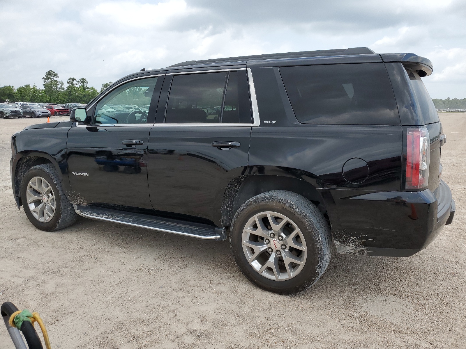 2019 GMC Yukon Slt vin: 1GKS2BKC8KR319641