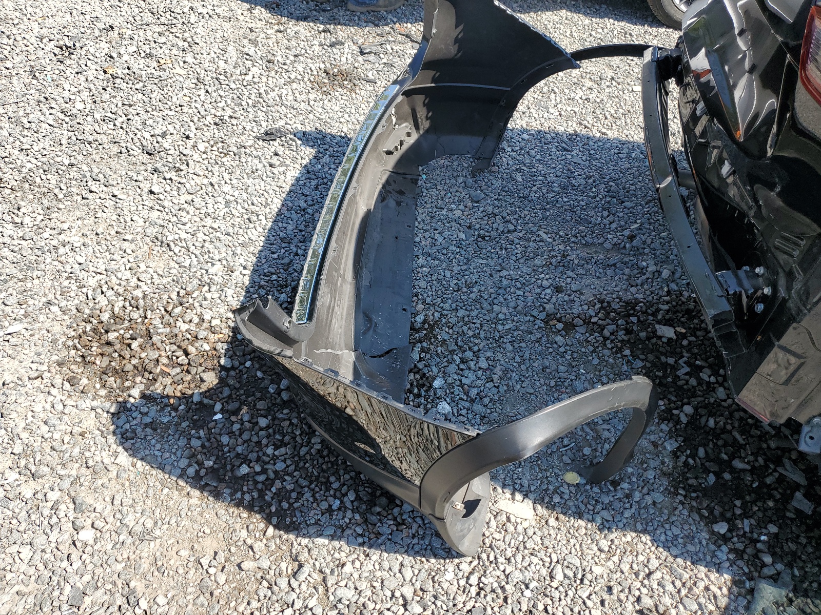 JN1BJ1CP4JW151932 2018 Nissan Rogue Sport S