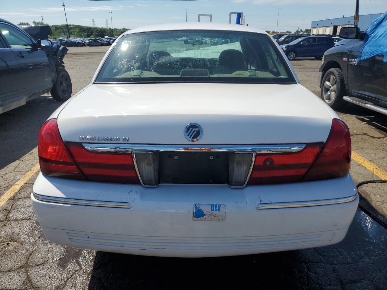 2MEFM74W74X611073 2004 Mercury Grand Marquis Gs