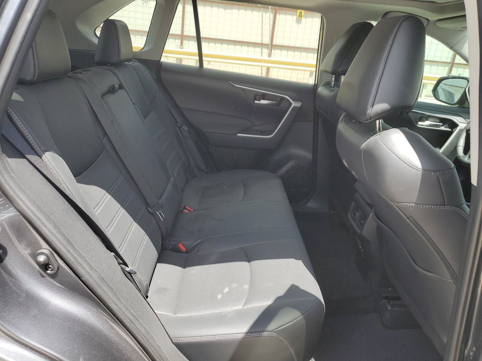 2T3C1RFV5MW156201 2021 Toyota Rav4 Xle Premium