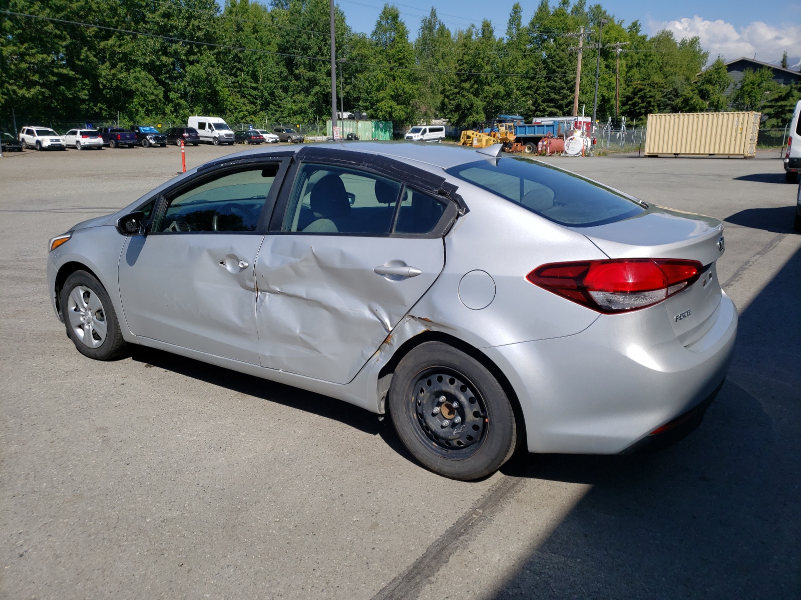 2018 Kia Forte Lx vin: 3KPFK4A75JE223862