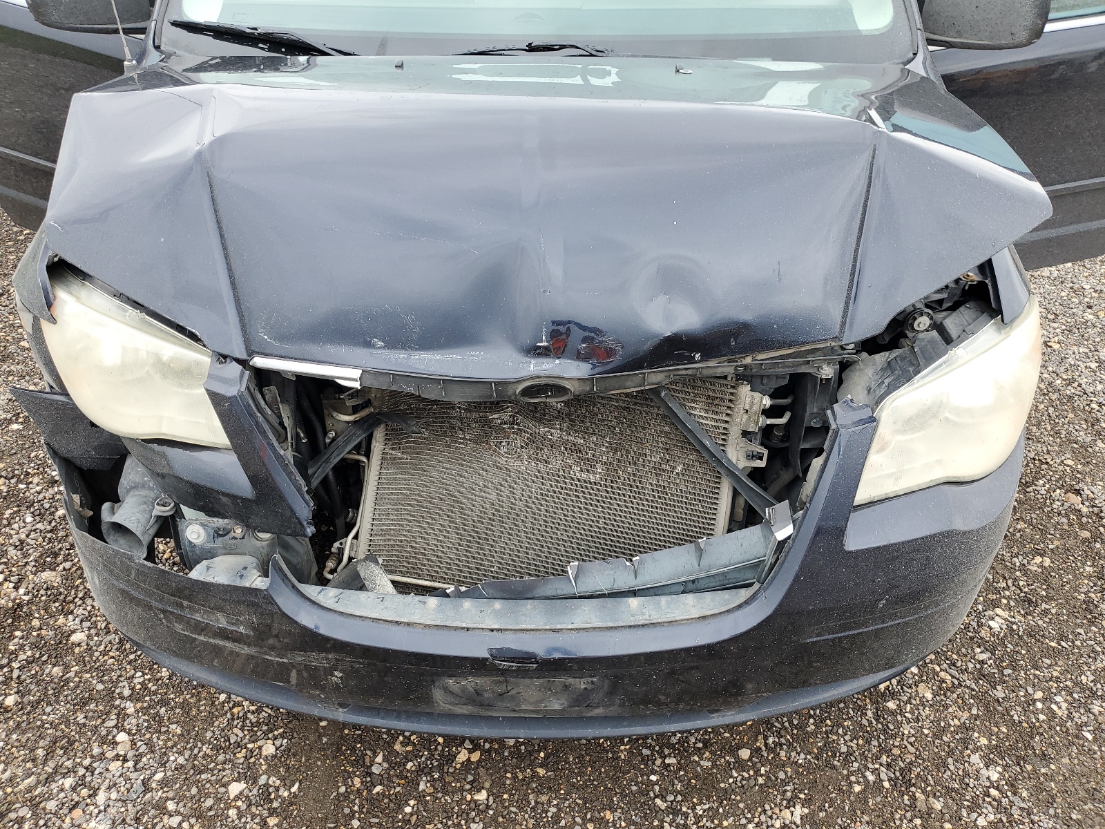 2A4RR2D11AR438913 2010 Chrysler Town & Country Lx