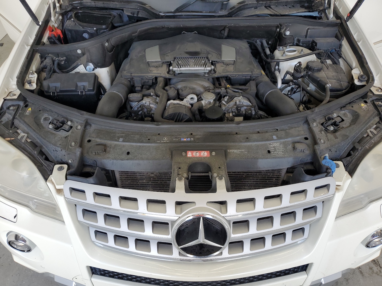 4JGBB7CB8BA699329 2011 Mercedes-Benz Ml 550 4Matic