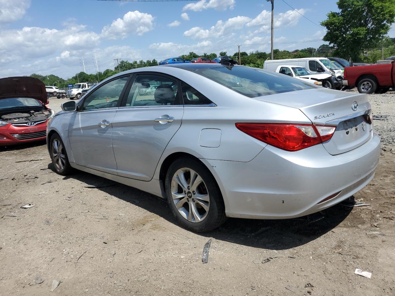 2013 Hyundai Sonata - Image 2