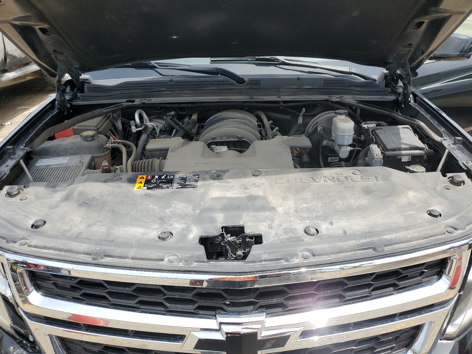 1GNSKHKCXKR126705 2019 Chevrolet Suburban K1500 Lt