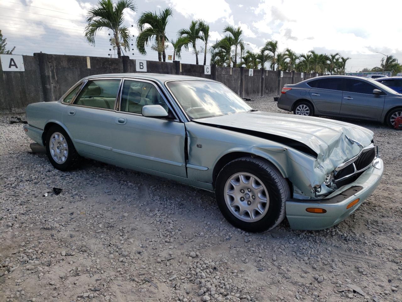 2001 Jaguar Xj8 VIN: SAJDA14C21LF38051 Lot: 57528934