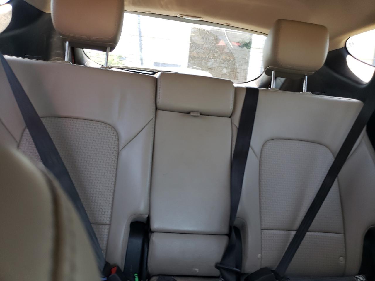 2014 Hyundai Santa Fe - Image 10