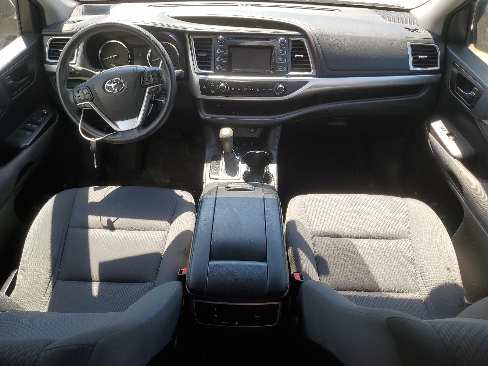 5TDBKRFH8GS271450 2016 Toyota Highlander Le