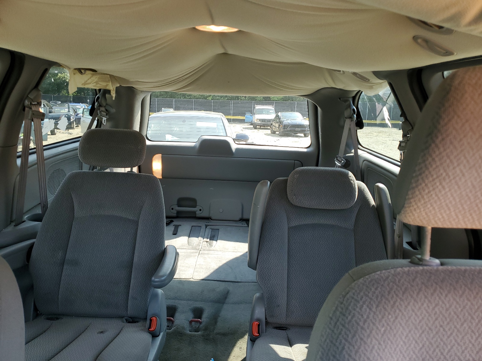 2C4GP44RX5R110819 2005 Chrysler Town & Country Lx