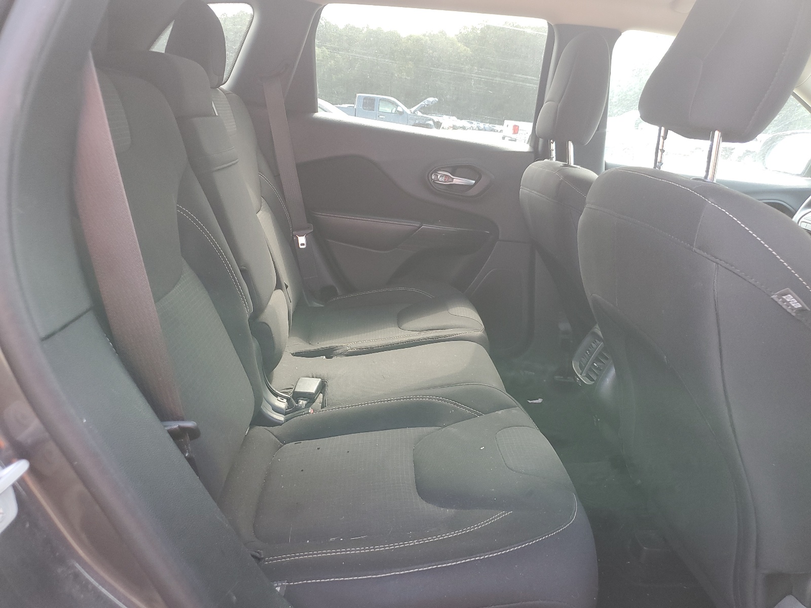 1C4PJLCB9FW694302 2015 Jeep Cherokee Latitude