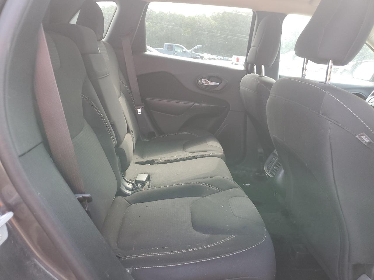 2015 Jeep Cherokee Latitude VIN: 1C4PJLCB9FW694302 Lot: 59913554