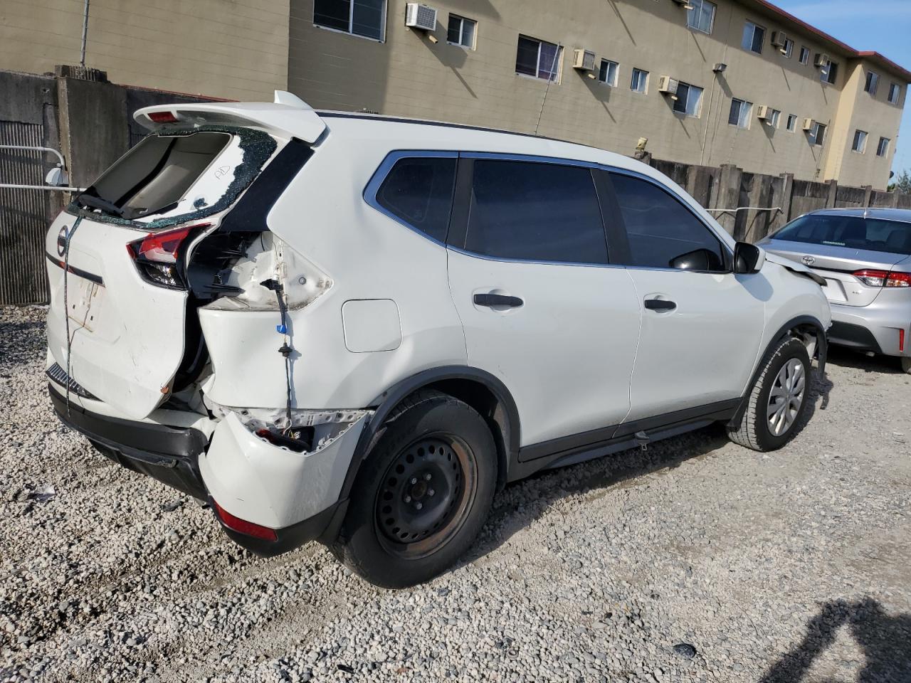 2018 Nissan Rogue S VIN: 5N1AT2MTXJC760542 Lot: 61113854