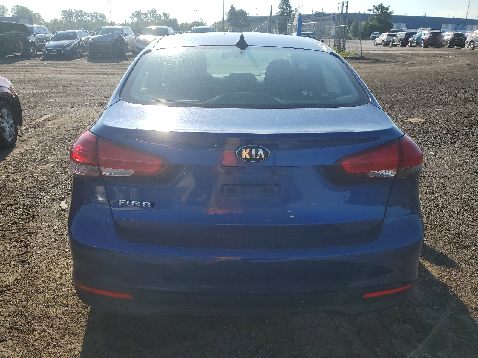 2017 Kia Forte Lx vin: 3KPFK4A78HE074132