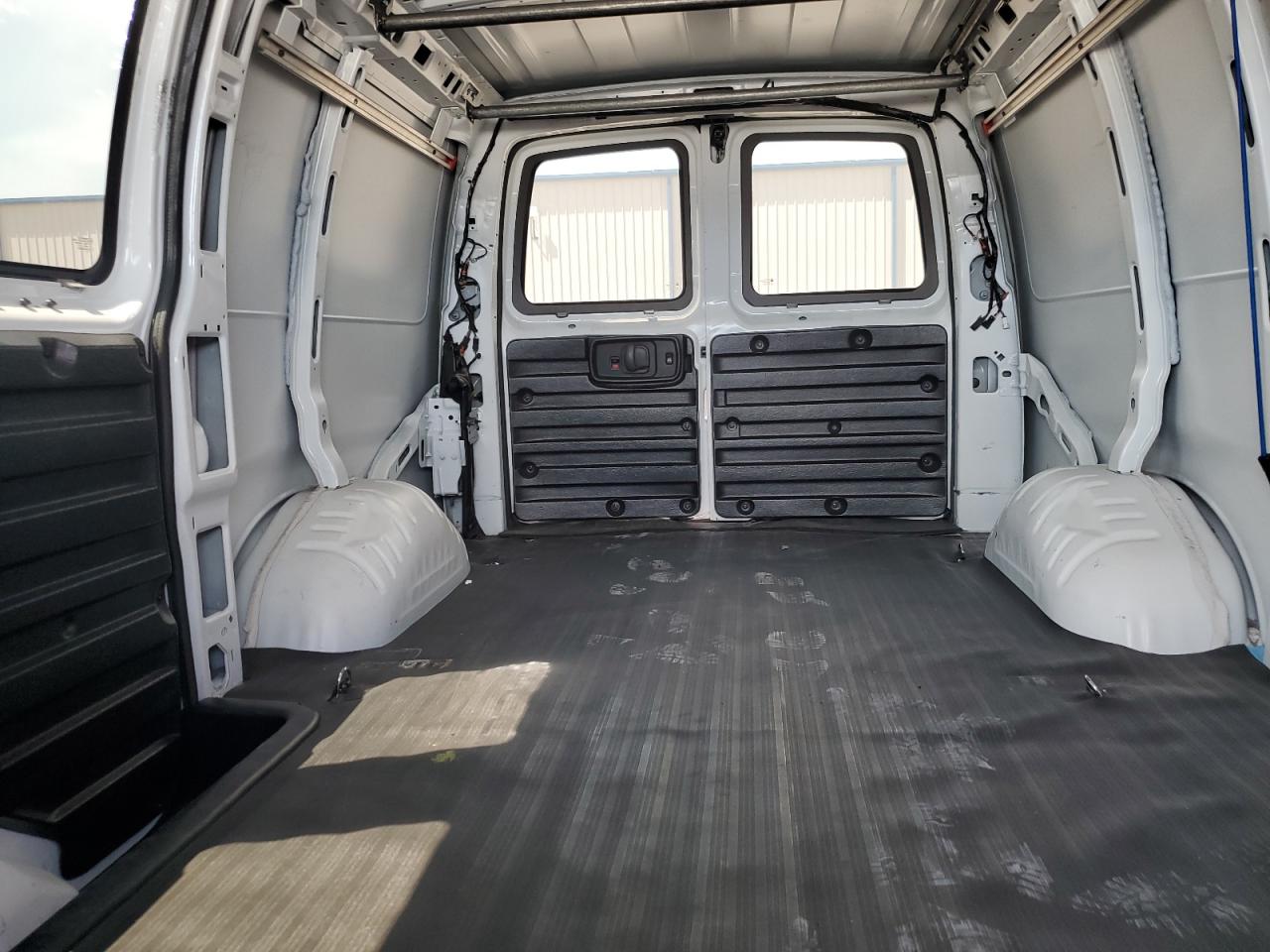 2020 Chevrolet Express G2500 VIN: 1GCWGAFG0L1274751 Lot: 60604344