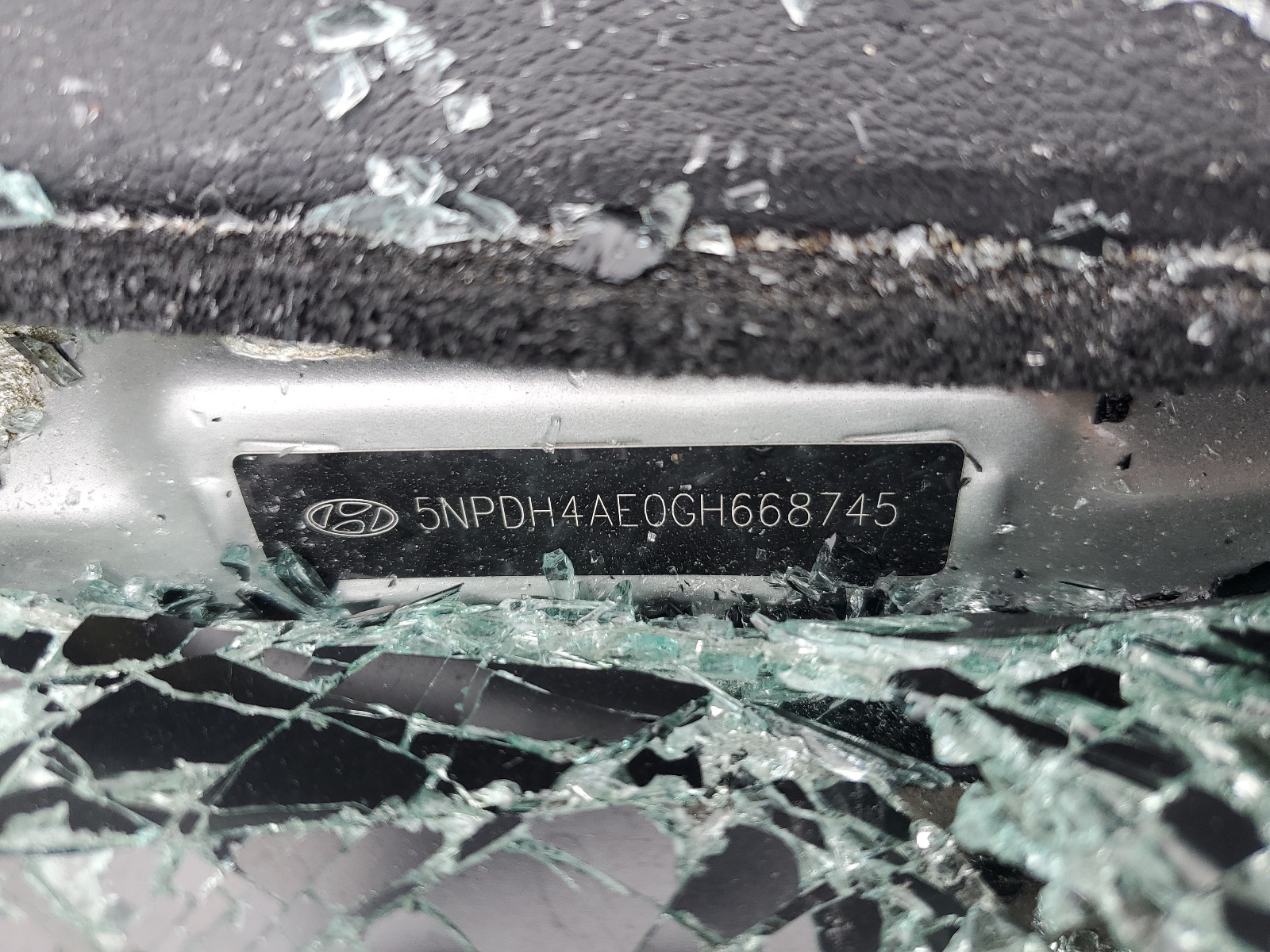 5NPDH4AE0GH668745 2016 Hyundai Elantra Se