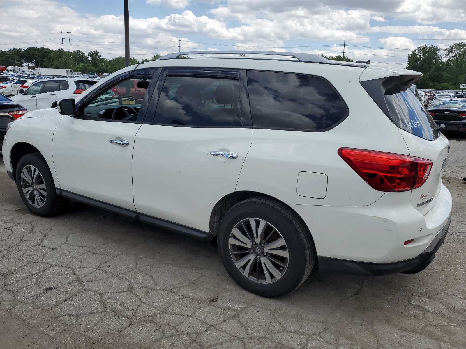 2017 Nissan Pathfinder S vin: 5N1DR2MM4HC684444