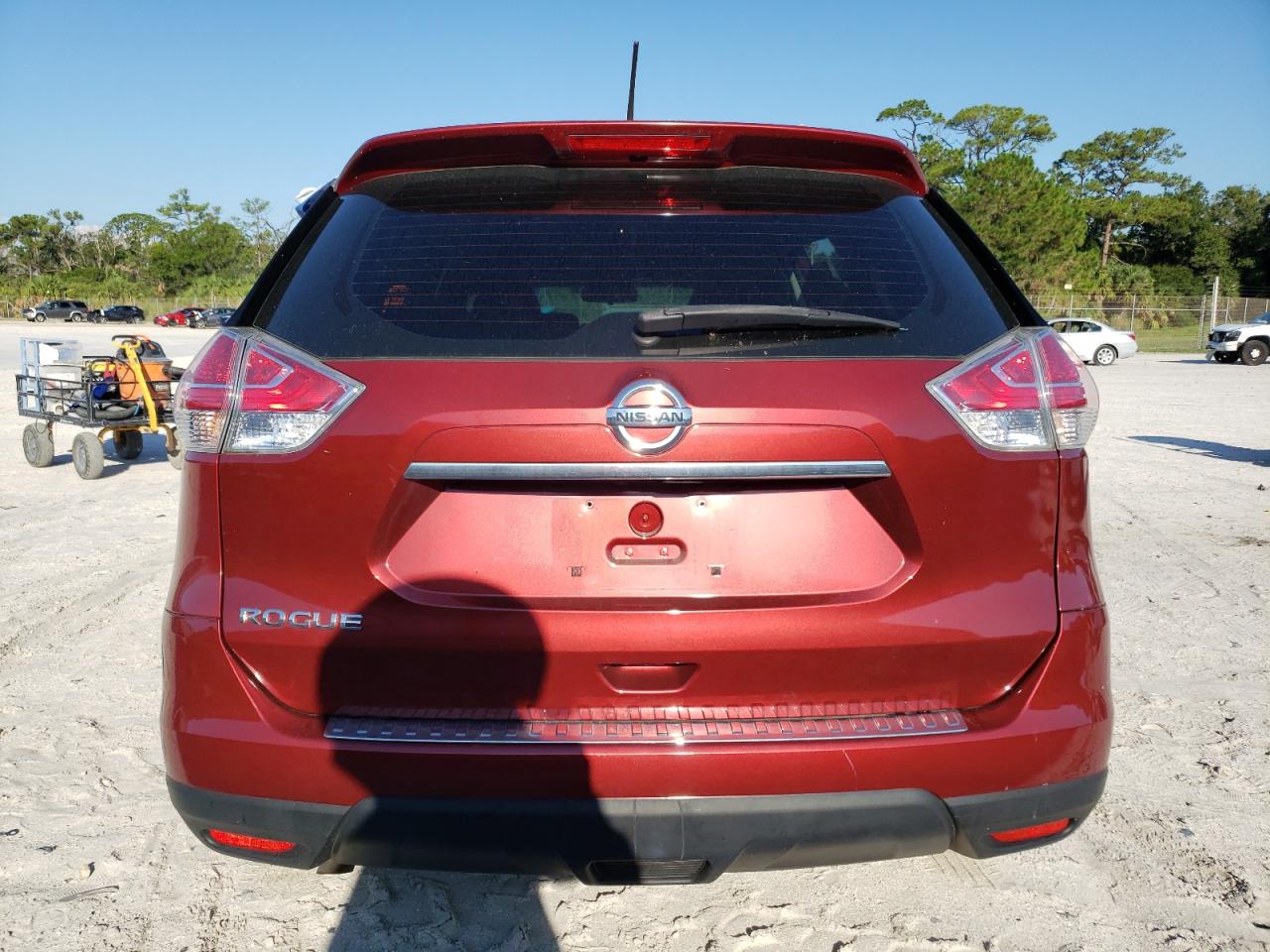 2016 Nissan Rogue S VIN: JN8AT2MT5GW022860 Lot: 60670124