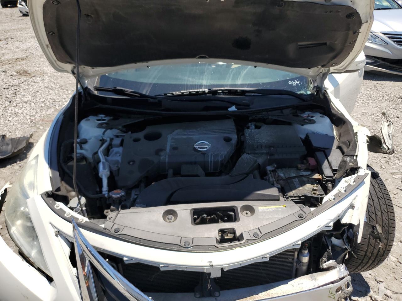 2014 Nissan Altima - Image 13