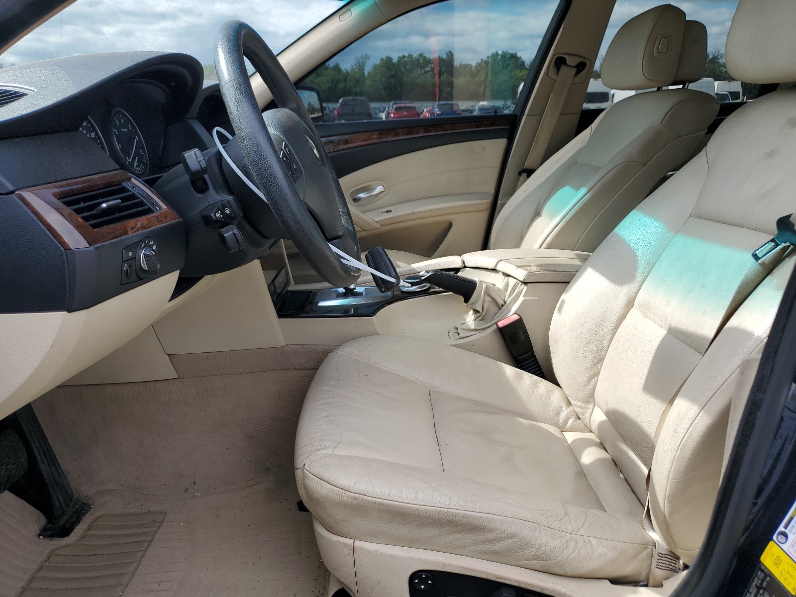 WBANV13548CZ52849 2008 BMW 528 Xi