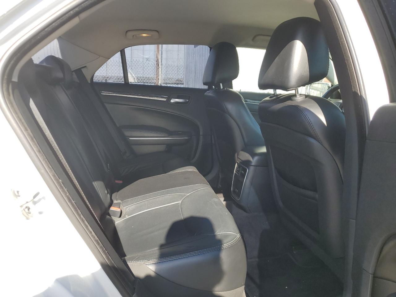 2016 Chrysler 300 Limited VIN: 2C3CCAAG9GH135378 Lot: 60276624