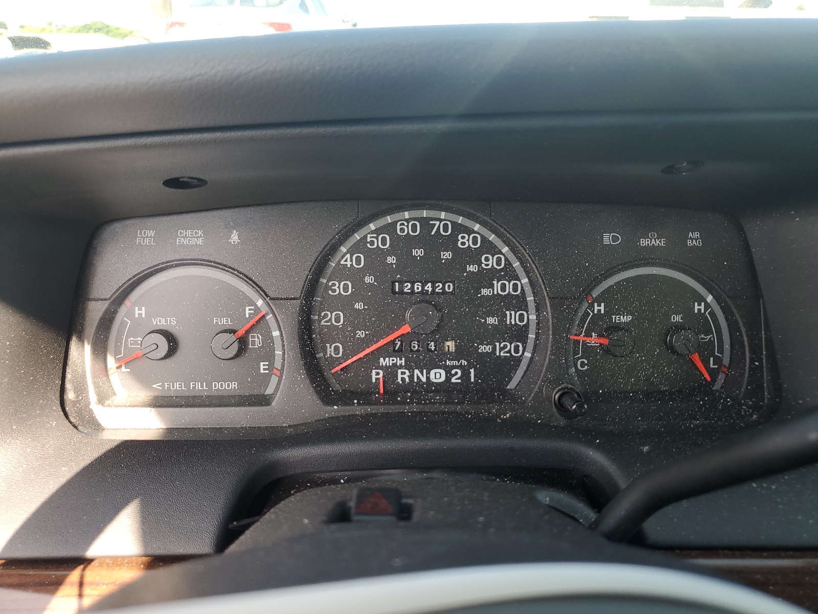 2FAFP74W94X131843 2004 Ford Crown Victoria Lx