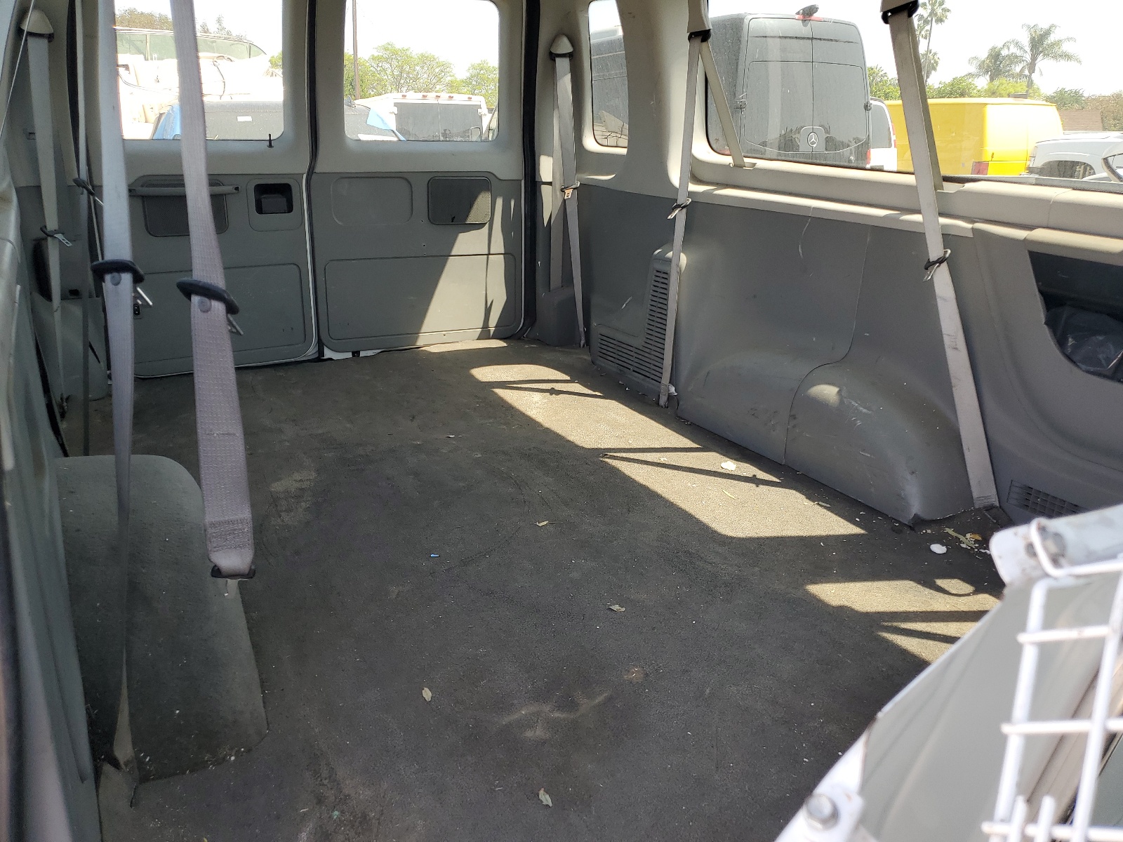 1FBSS3BL8BDB15084 2011 Ford Econoline E350 Super Duty Wagon