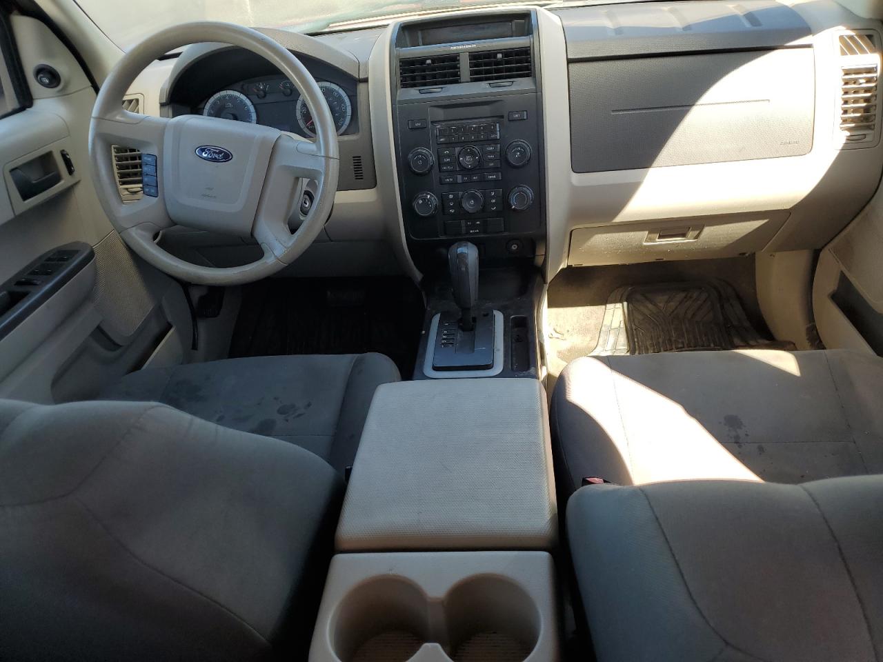 2009 Ford Escape Xls VIN: 1FMCU02739KA58645 Lot: 60889294