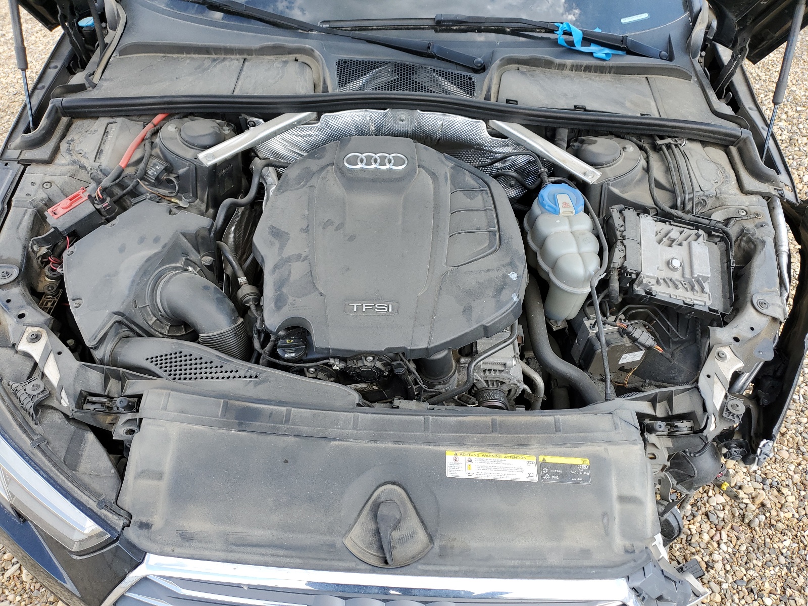 WAUANAF48HN043910 2017 Audi A4 Premium