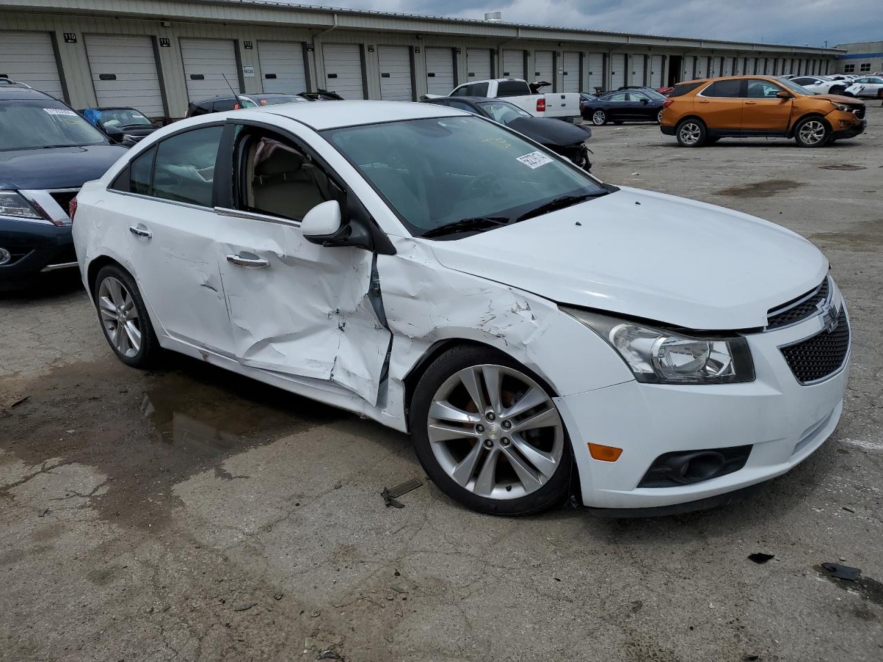 VIN 1G1PG5SB5E7410919 2014 CHEVROLET CRUZE no.4