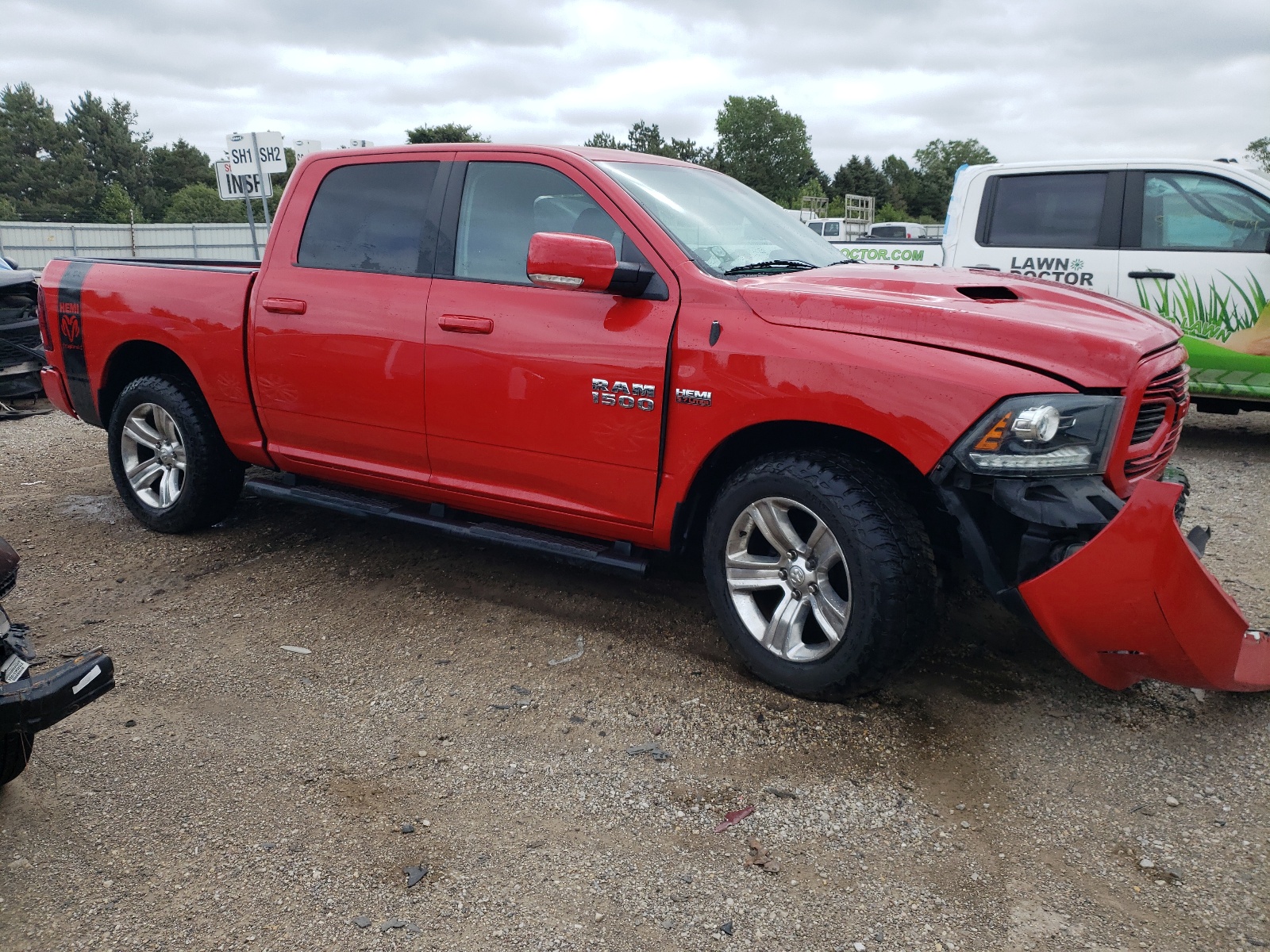 1C6RR7MT2JS250444 2018 Ram 1500 Sport