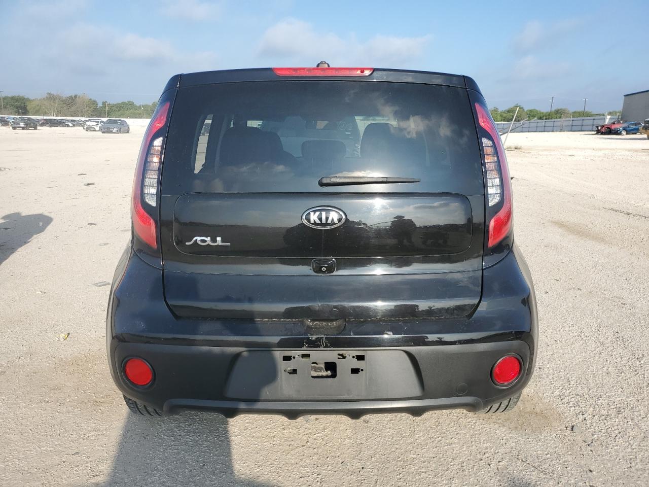 KNDJN2A25K7637929 2019 Kia Soul