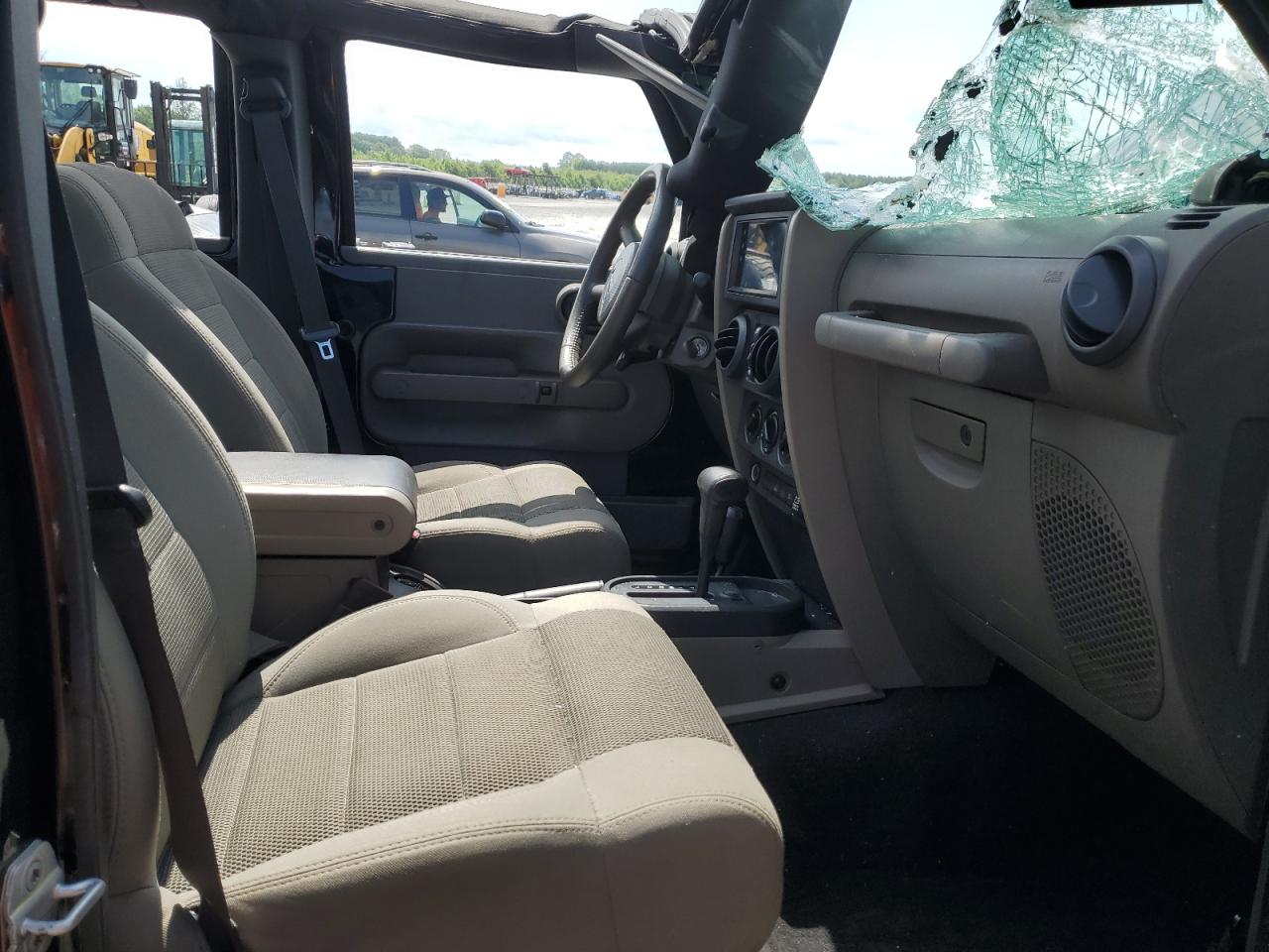 2007 Jeep Wrangler Sahara VIN: 1J4GA59107L138211 Lot: 57845384