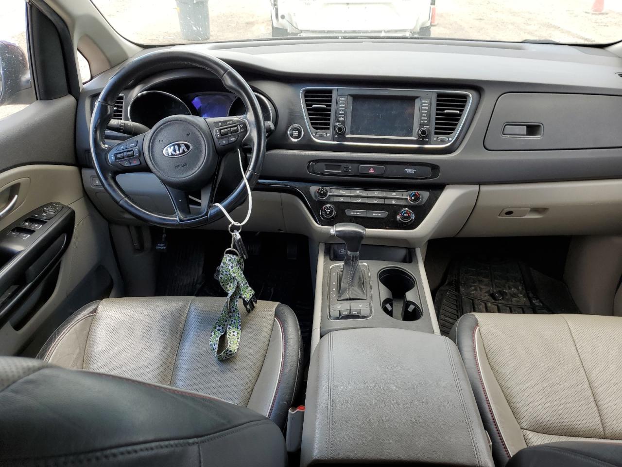 KNDMB5C11H6247842 2017 Kia Sedona Lx