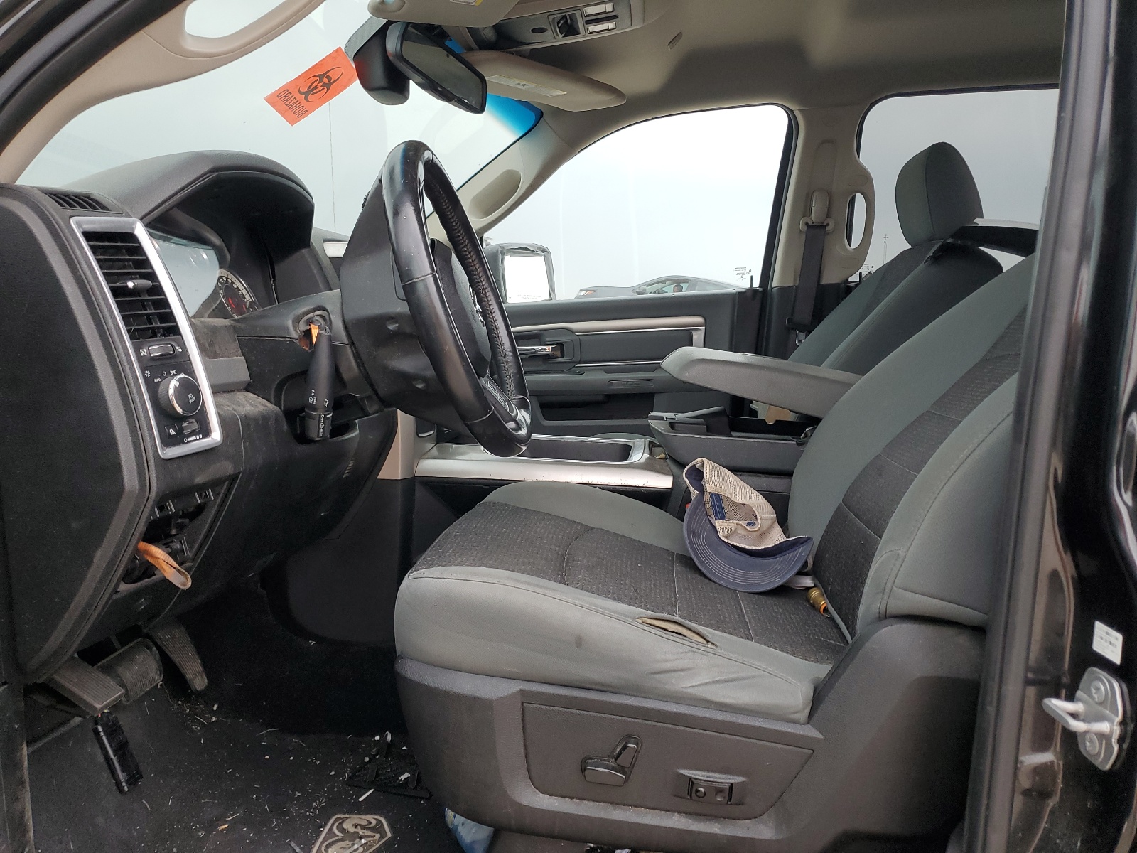 1C6RR6LT8KS525926 2019 Ram 1500 Classic Slt