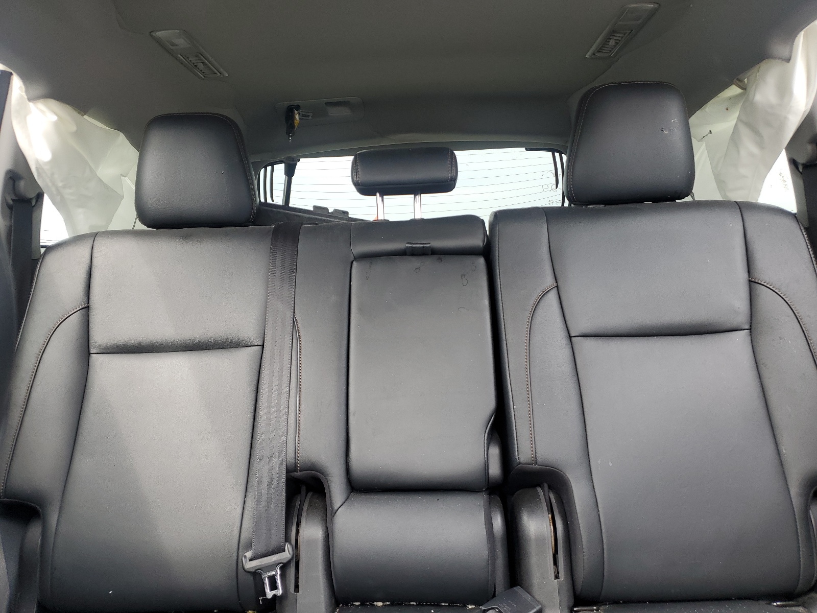 5TDJZRFH0JS821660 2018 Toyota Highlander Se