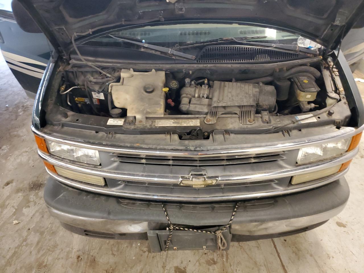 2001 Chevrolet Express G1500 VIN: 1GBFG15R811226242 Lot: 59137194