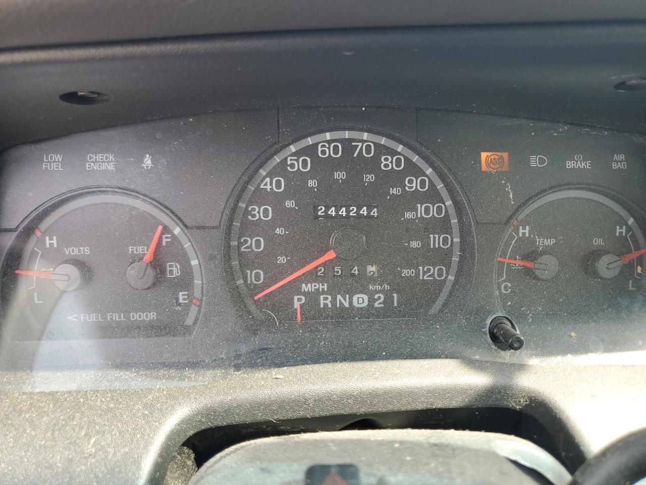 2000 Ford Crown Victoria VIN: 2FAFP73W8YX127337 Lot: 57895504