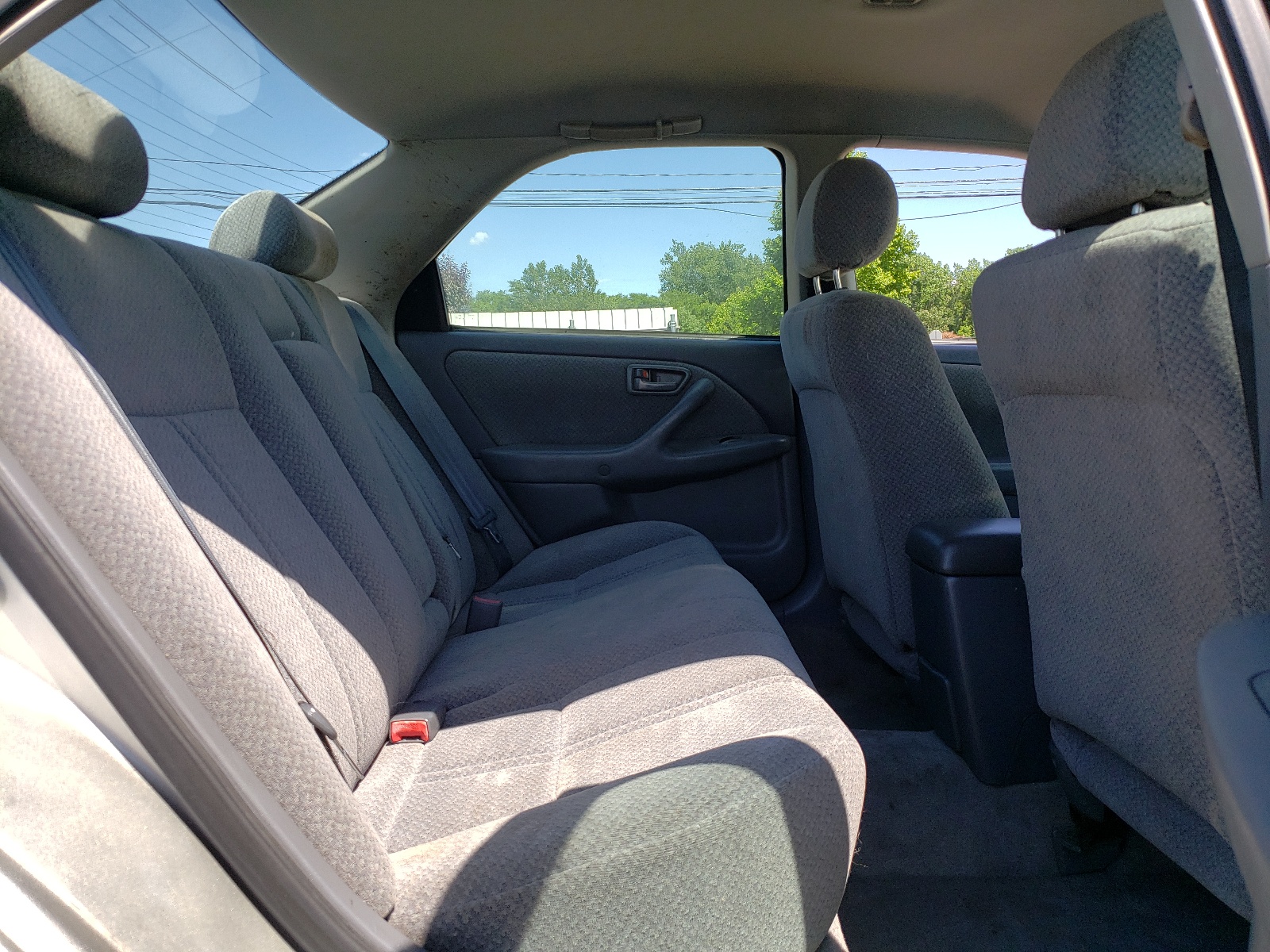 4T1BF28K5YU112690 2000 Toyota Camry Le