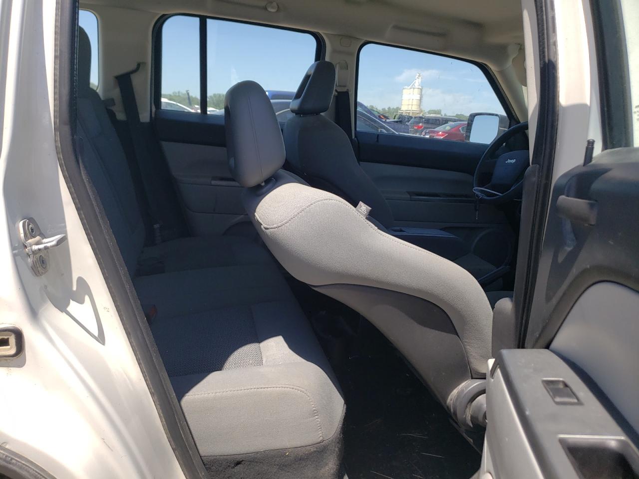 2007 Jeep Liberty (Patriot) - Image 11